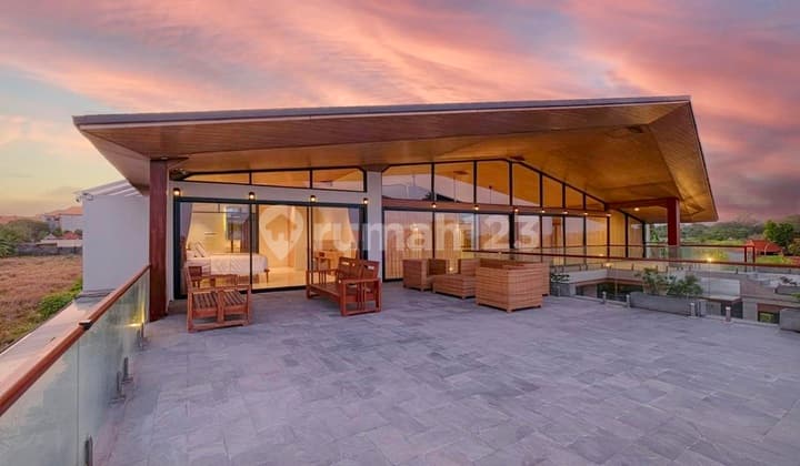 Villa Sanur Jalan Kaki ke Pantai 4 Bedrooms SHM