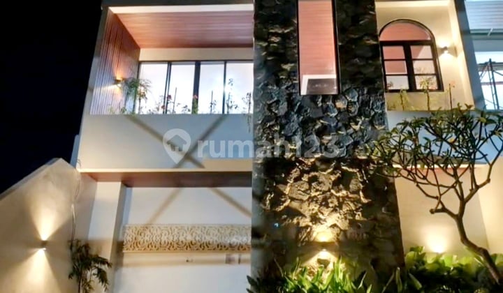 Ocean View Villa Nusa Dua Bali dengan Rooftop
