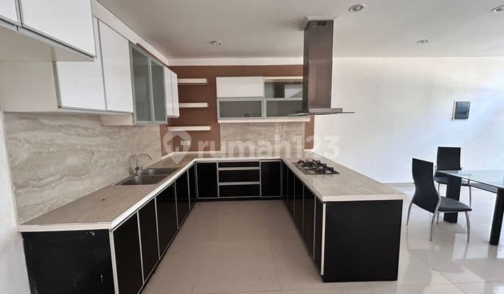 Rumah Puputan Renon Denpasar Bali Semi Furnish