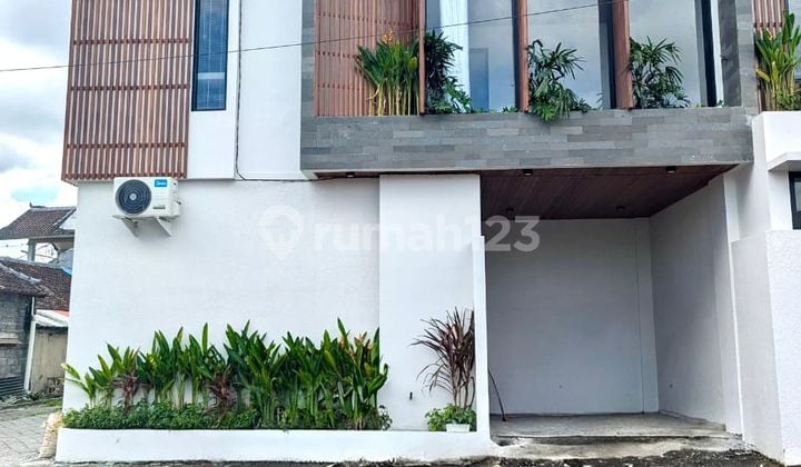 Brand New 3-Bedroom Villa in Padonan, Canggu, Bali – Freehold Title (SHM)