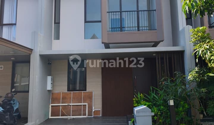Rumah 2 Lantai Perumahan Blue Crystal Summarecon Mutiara Makassar Sulawesi Selatan