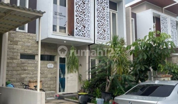 9286 Rumah Puri Safira Regency 2 Lantai Menganti