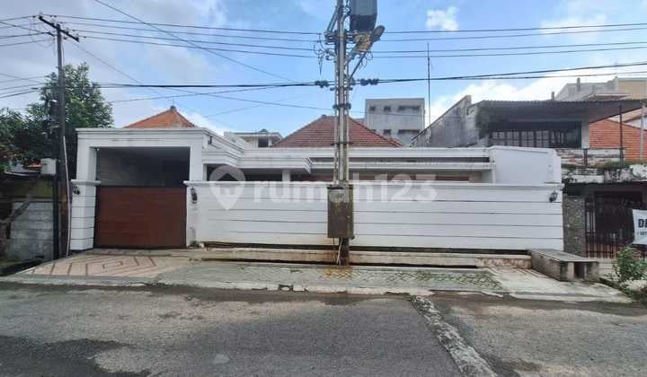 Rumah Pusat Kota Jl. Komering Darmo Surabaya