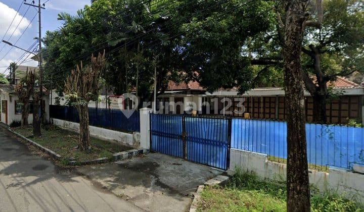 Rumah Pusat Kota Jl. Trunojoyo Surabaya