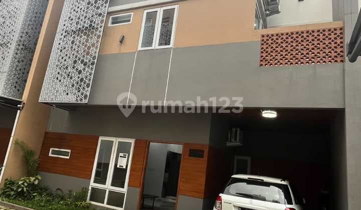 Rumah Fasilitas Jacuzzi Anti Masuk Gang di Jagakarsa Jakarta Selatan
