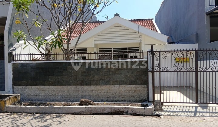 Rumah Bebas Banjir di Darmo Harapan Indah, Surabaya