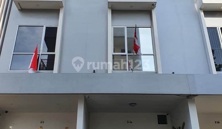 Dijual Rumah 4.5 Lantai Siap Huni di Perumahan Cendrawasih Residence Cengkareng, Jakarta Barat