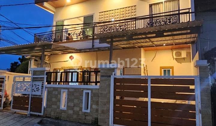 For Sale 2-Story Good Hook House Ready to Live In on Kenanga Street, Kresek, Kosambi, West Jakarta
