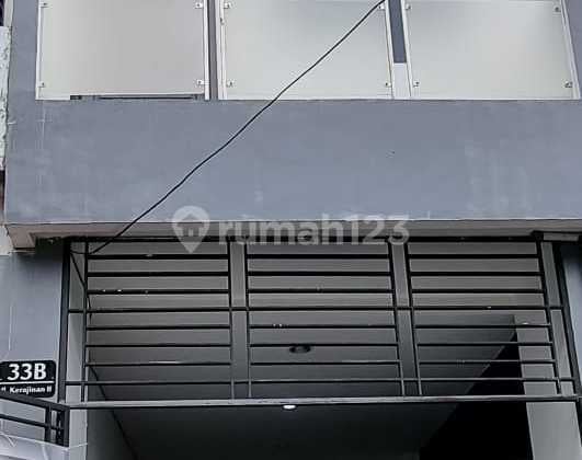 Dijual Rumah 3 Lantai Siap Huni di Jalan Kerajinan 2 Tamansari Jakarta Barat