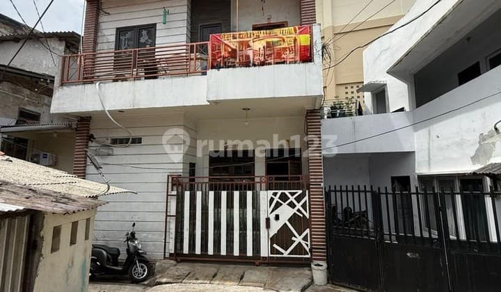 Dijual Rumah Sederhana Tusuk Sate di Jalan Bandengan Utara 2 Pekojan, Tambora - Jakarta Barat