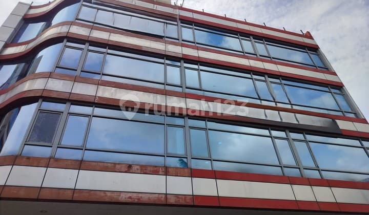 Di Sewa Ruko 4,5 Lantai di Jalan Raya Perjuangan Kebon Jeruk Jakarta Barat