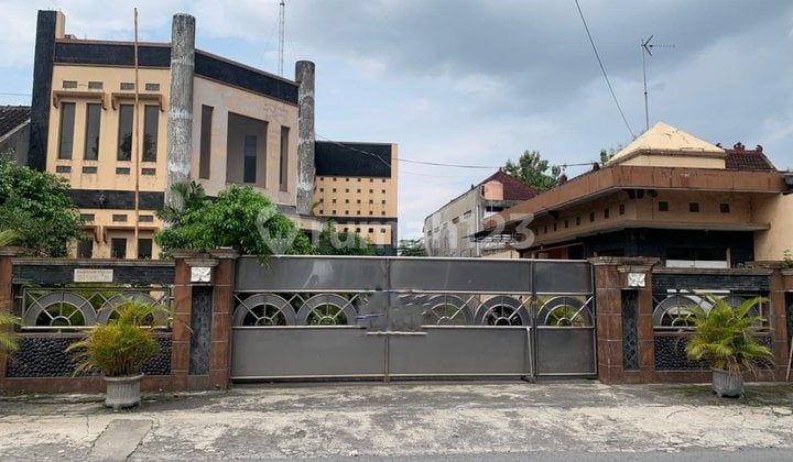 Dijual Gudang+Gedung+Mes Strategis Banguntapan Dekat Amplaz