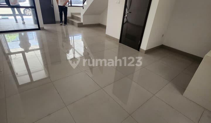 DI SEWAKAN RUMAH PIK2 EXTENSION 4.5X15M 2+1 KAMAR TIDUR