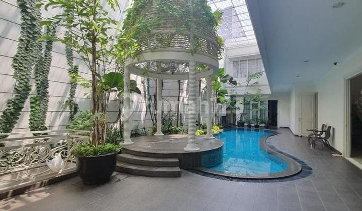 Di Jual Rumah Mewah di Kebon Kacang Jakarta Pusat