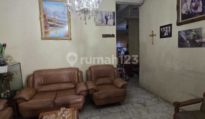 Investasi Rumah dengan Tanah yang Luas di Pulo Gebang Bekasi