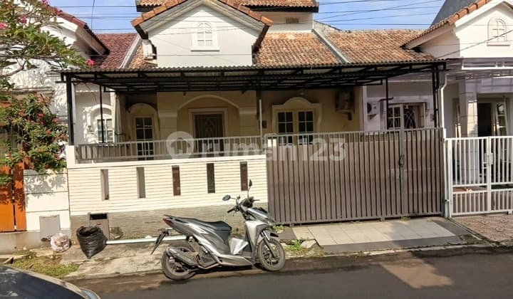For Sale: House in Nusaloka BSD