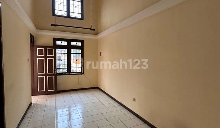 Rumah Di Sektor 8 Di Sewakan 2 Th Kosongan