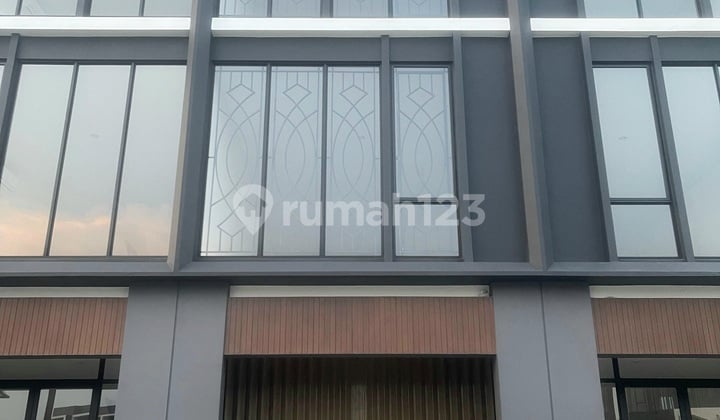 Disewakan Ruko Baru Hampton Avenue, Lokasi Strategis Selangkah dari Papaya Fresh Gading Serpong