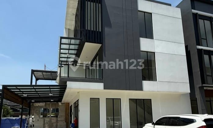 Lokasi Sangat Strategis !! Dijual Ruko Hook Hadap Boulevard Utama Hamton Avenue Gading Serpong