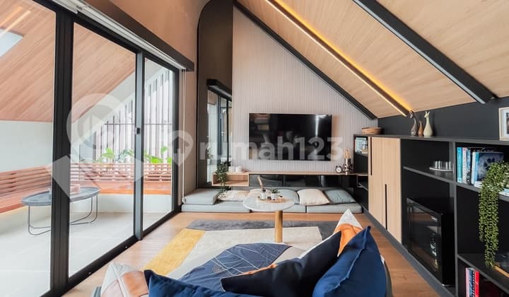 Rumah Siap Huni 3Lantai Dengan Attic Room Di Gading Serpong