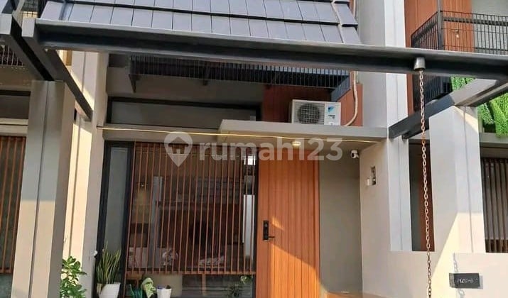 2.5-Story Housing with Modern Minimalist Apartment Concept