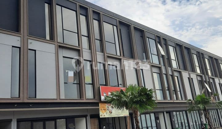 Ruko Modern 3Lantai dengan Tangga Terpisah Tiap Lantai Dekat dengan Sekolah Lentera Bebas Banjir