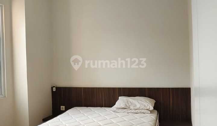 Semi-Furnished House for Rent, 2 Floors in BSD, 11 Minutes to BSD East Toll, 6 Minutes to Ipeka School