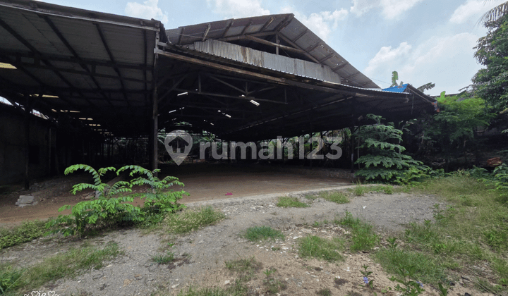 Strategic Warehouse Location Near the Toll Road in Kalimalang, Bekasi City