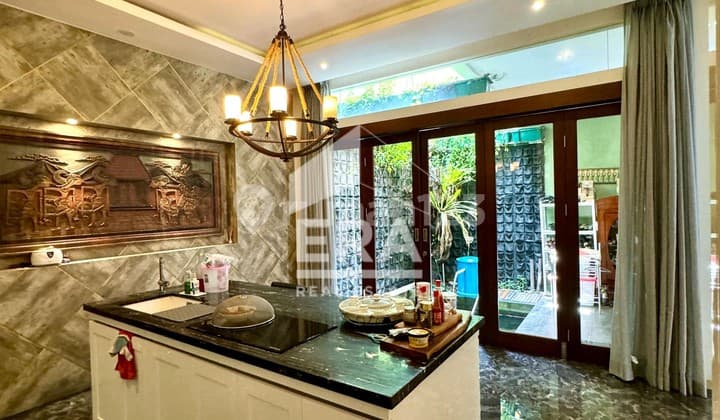 Rumah Mewah Artistik Di Kelapa Gading Strategis Dekat Mall, Mrt