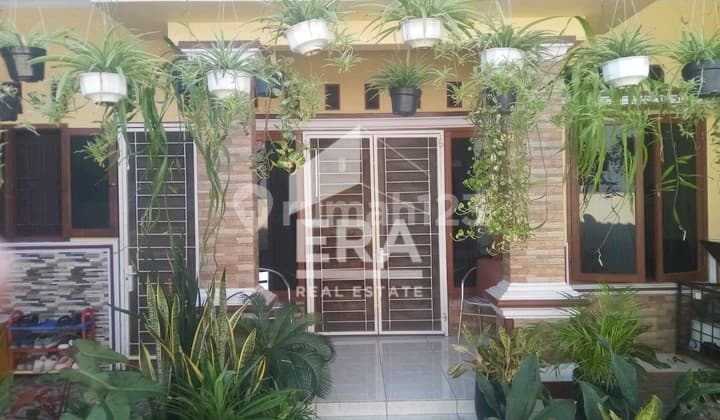 Rumah asri di Jakarta Timur 3KT 3KM dalam cluster