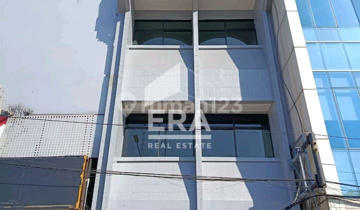 Ruko Strategis Hasyim Ashari Jakarta Pusat 4lt& Roof top