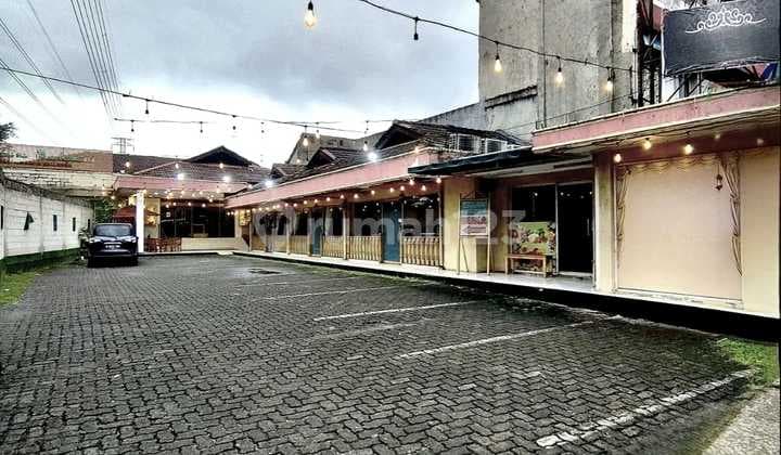 Gedung Pertemuan Strategis di Jalan Warung Buncit Pinggir Jalan Utama