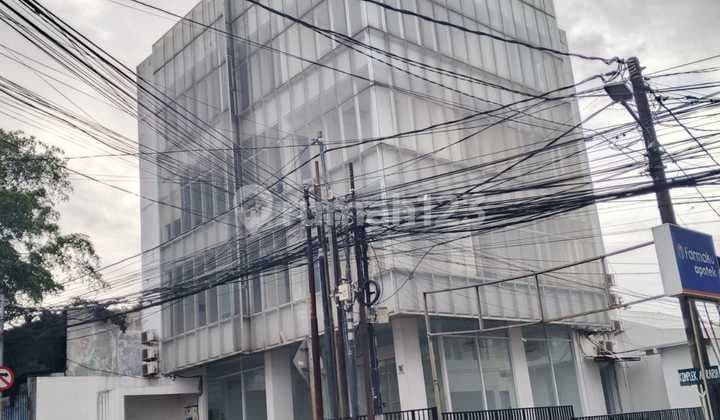 Dijual Gedung Komersil 4.5 Lantai Siap Pakai di Tanah Kusir Kebayoran Lama Jakarta Selatan