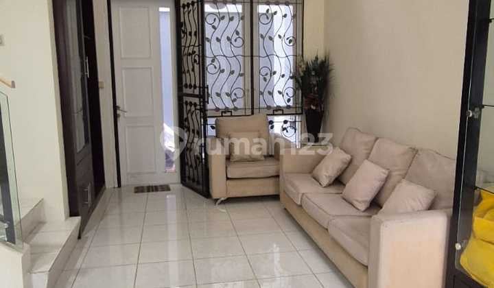 Disewakan Rumah 2 Lantai Semi Furnished di Cluster Fluorite Timur Gading Serpong
