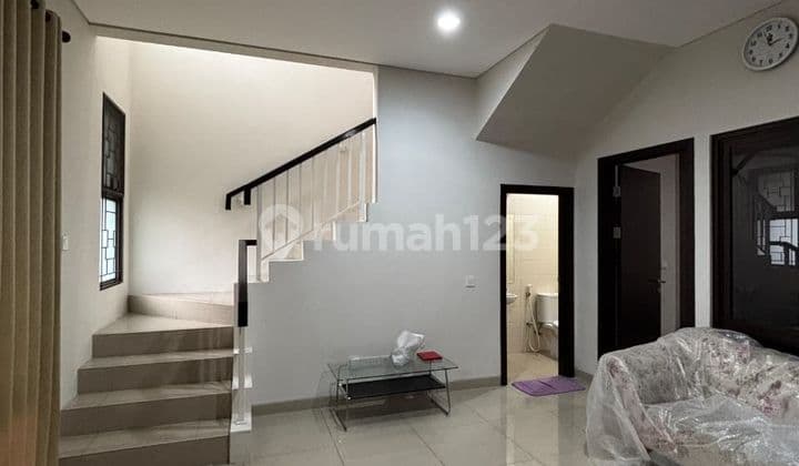 Disewakan Rumah 2 Lantai Semi Furnished di Cluster Amarine The Mozia BSD