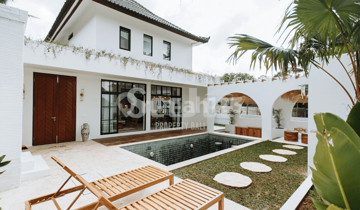 VILLA ELEGAN 3 KAMAR TIDUR DI UBUD DENGAN KOLAM RENANG PRIBADI, FULLY FURNISHED, RUANG TAMU TERTUTUP – SEWA 25 TAHUN – SVLU028