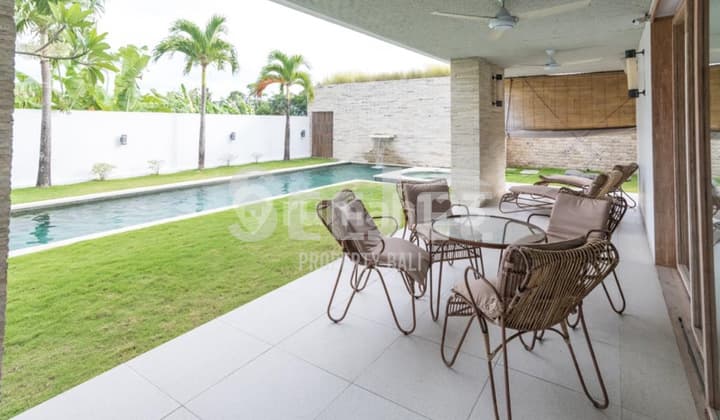 Luxury Villa A Contemporary Tranquil Oasis In Cemagi With Greatest Ocean View