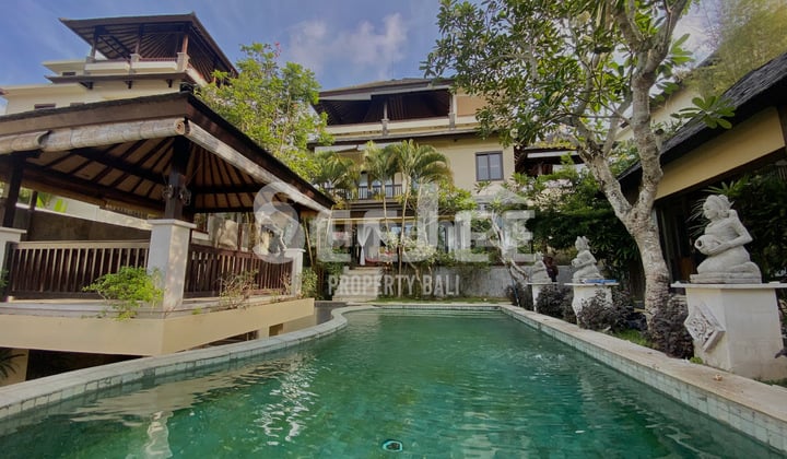 VILLA KLASIK BALI YANG ELEGAN DI JIMBARAN MENGHADAP GWK CULTURAL PARK – SVFB024