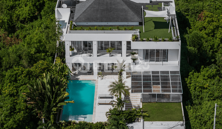 VILLA WITH JUNGLE SURROUNDINGS & OCEAN VIEW – SVFB012