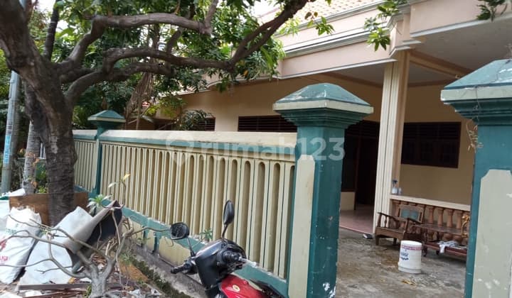 DUKUH KUPANG DEKAT UNIV WIJAYA KUSUMA SBY