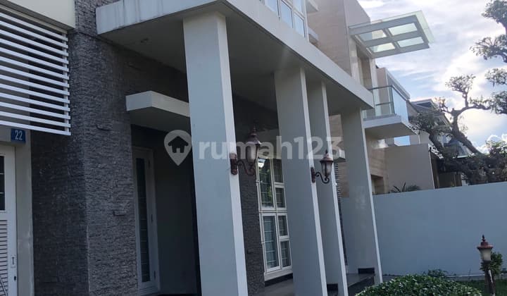Puri Galaxy Surabaya: Rumah Besar 5Kt Semi Furnished Utara