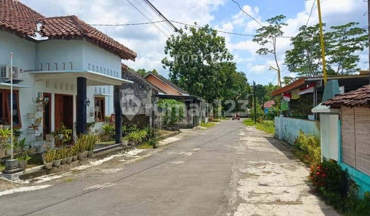 Corner House in Purwomartani Near Pamela Tujuh Supermarket