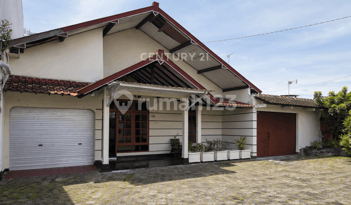 Rumah Luas 789 M2 Jl Kusumanegara Blkg Gor Amongrogo