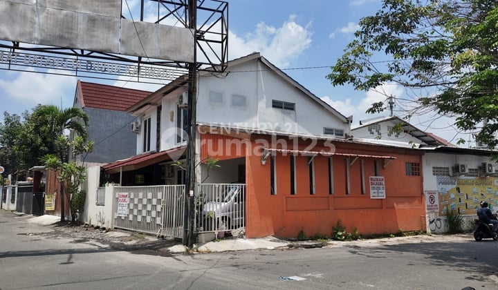 Rumah 2 Lantai Belakang Mall Pakuwon Bisa Untuk Usaha Atau Kantor