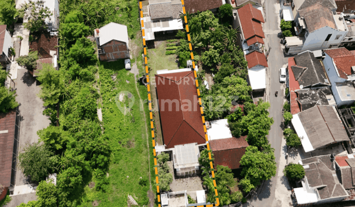 Rumah Dengan LT 960 M2 Ada Kebun Dan Kolam Ikan Di Jombor Sleman