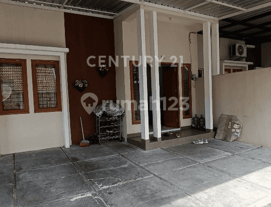 Dijual Rumah 2 Lantai 3 Kamar Cocok Untuk Guesthouse