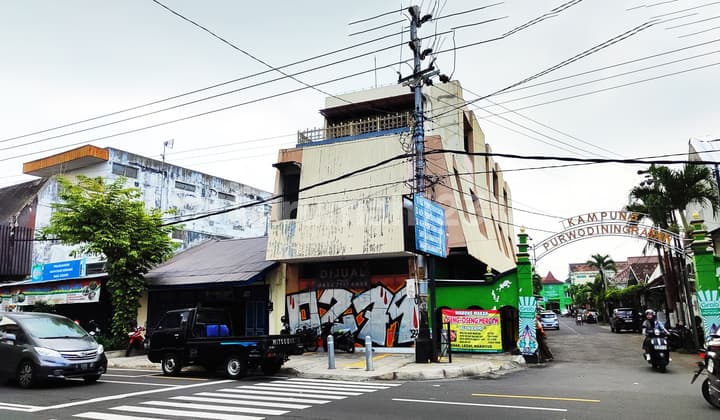 Ruko 3 Lt Jl Kh A Dahlan Cck Untuk Toko Oleh Oleh