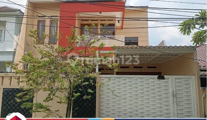 Move In Now! Comfortable & Secure House on Jl Wijaya Kusuma - Cash Only