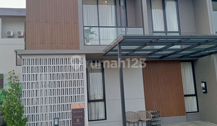 Rumah dekat mall SCG harapan indah' di keliling fasilitas mewah dengan sport club