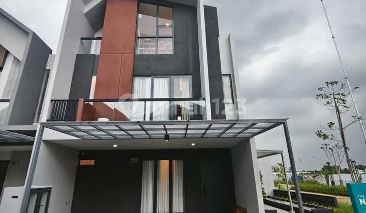 Stok Terbatas Rumah Mewah Siap Huni 4Kt,Letak Strategis dan Bebas Banjir di Harapan Indah Cluster Navara